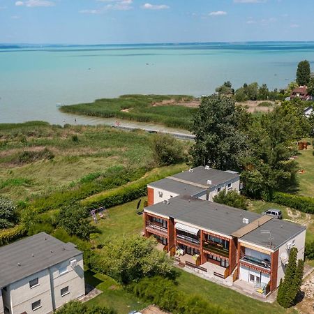 Balatonic Apartman Zamardi Exterior photo